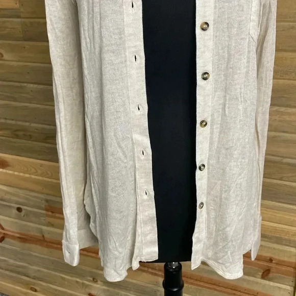 Daytrip Cream Button Up Sweater Blouse Size Medium 1621 - Picture 3 of 7